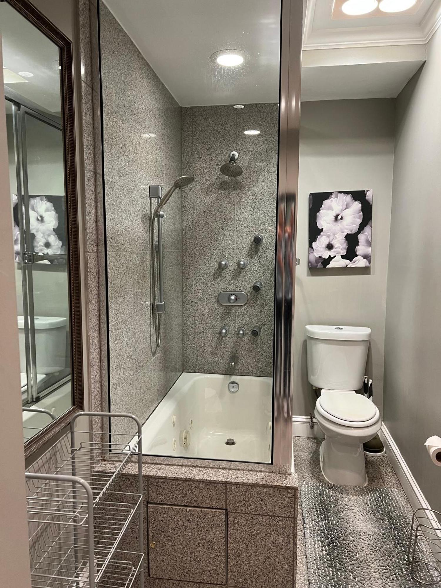 Prime Downtown 17th Floor Holiday home